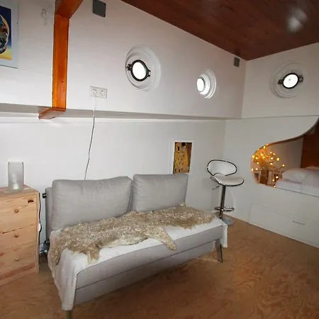 A358 Amstel - On A Houseboat * Amsterdam