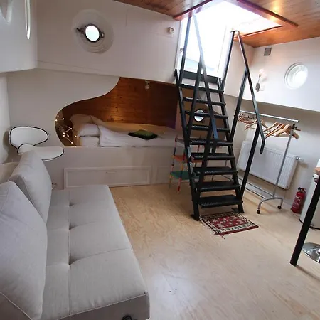 A358 Amstel - On A Houseboat